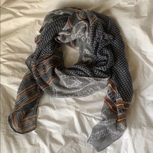 Polyester scarf